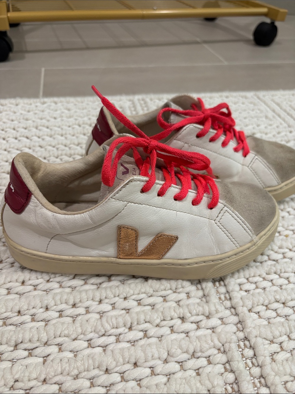 Veja kids White Sneakers with gold Logo